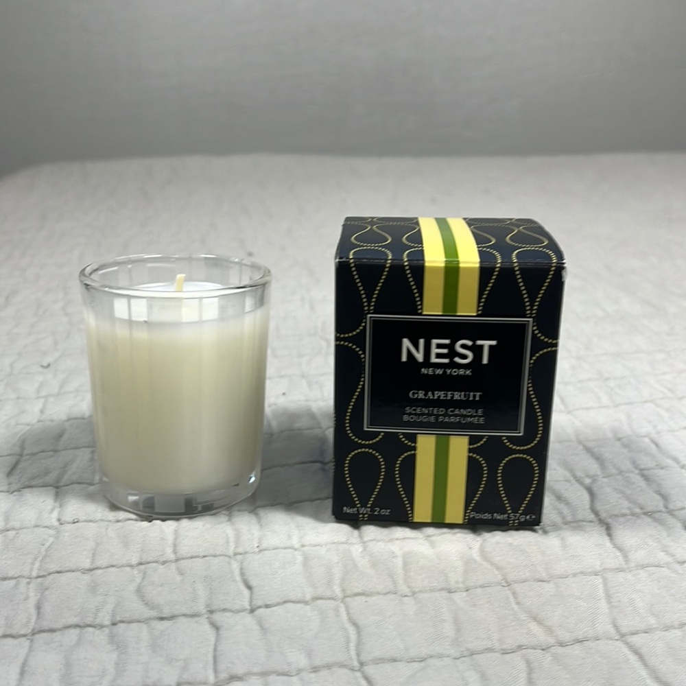 NIB Nest New York Grapefruit Scented Votive Candle, 2 oz.